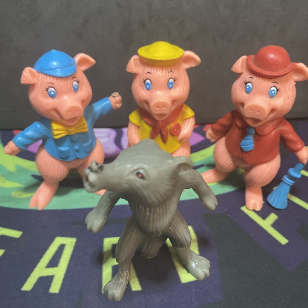 Vintage 1988 H.G.Toys PVC Figures - Classic Fairy Tales - Wolf & Three Pigs